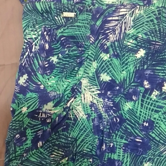 Tropical guess mini skirt - Picture 3 of 5